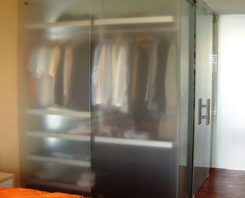 Ankleide Kleiderschrank aus Glas 1